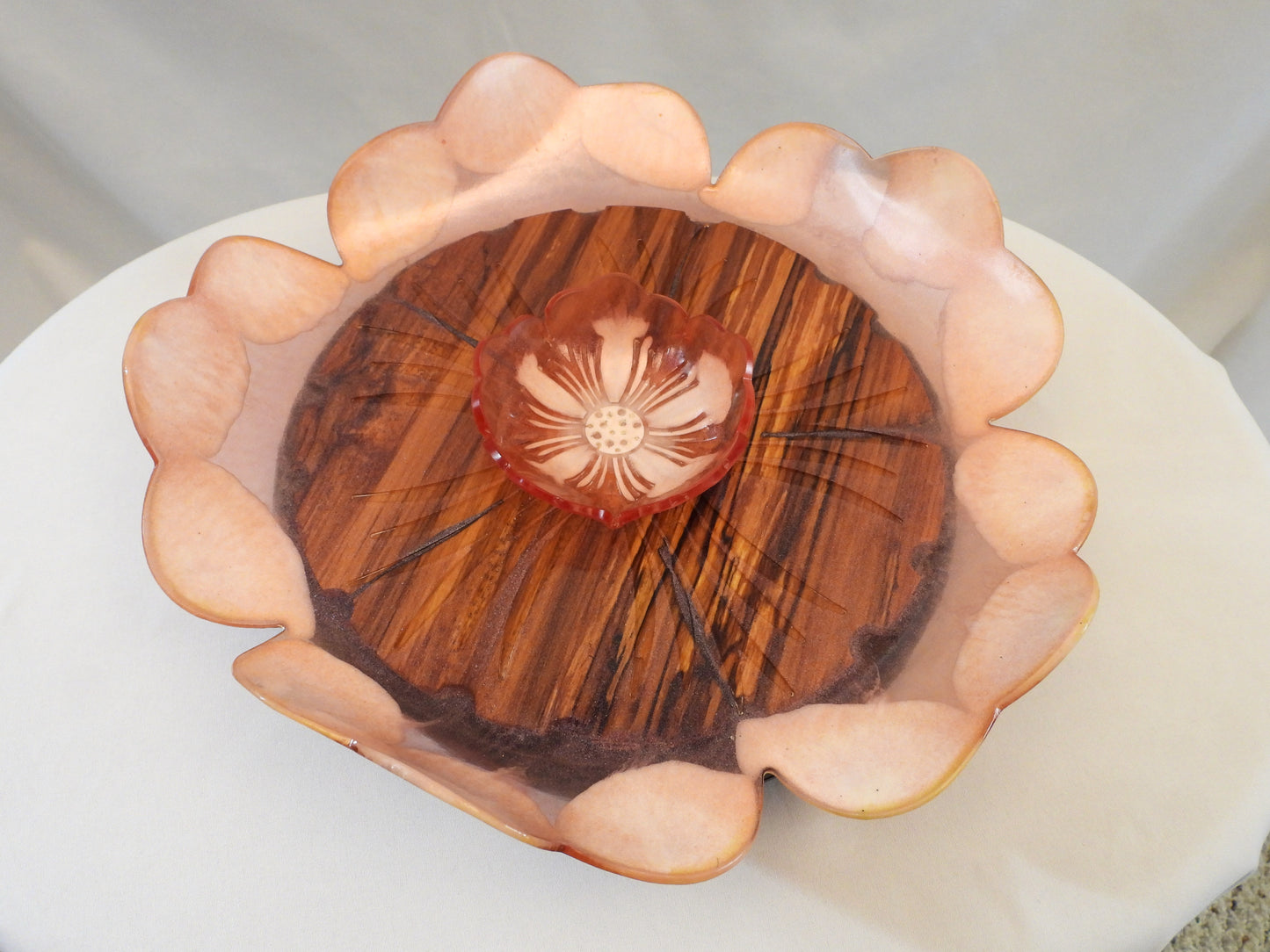 "Petals" Wood and resin serving tray