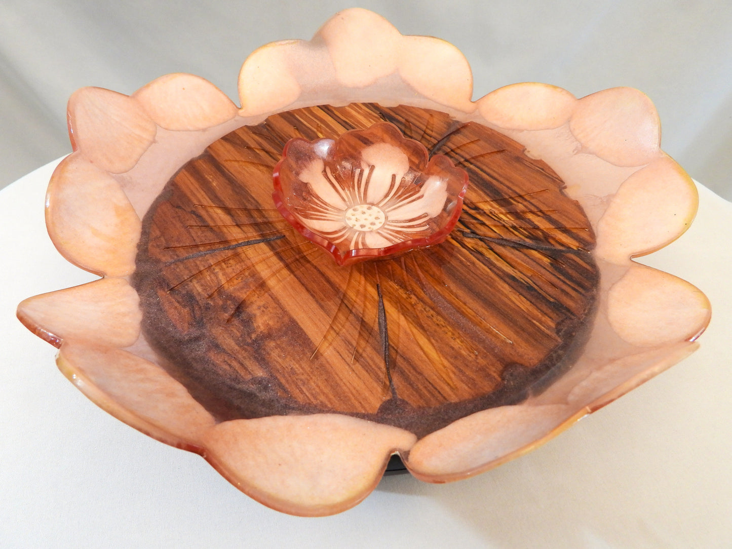 "Petals" Wood and resin serving tray