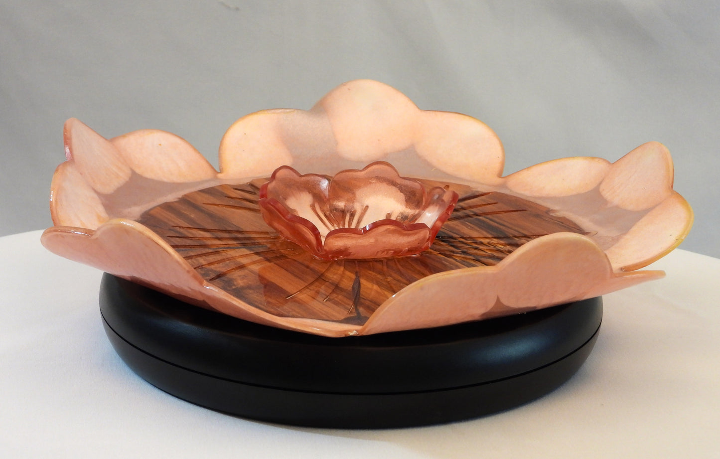 "Petals" Wood and resin serving tray