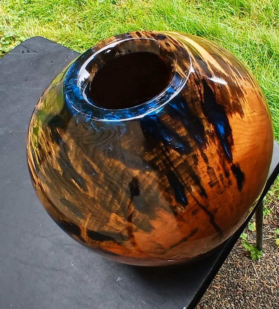 Katanga - Wood and Resin Hollow Form