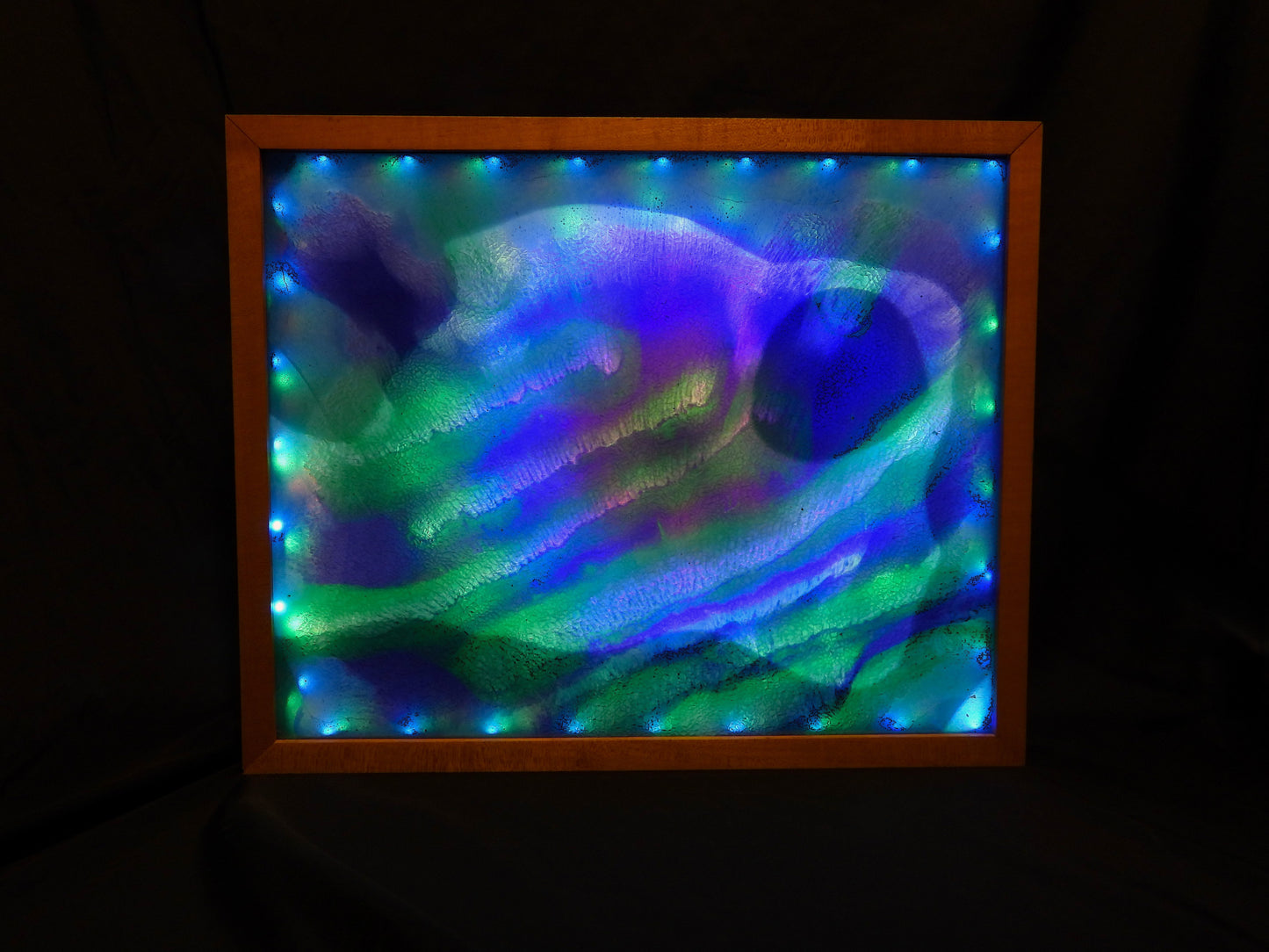 Oceanic     -  WorldView lighted art display