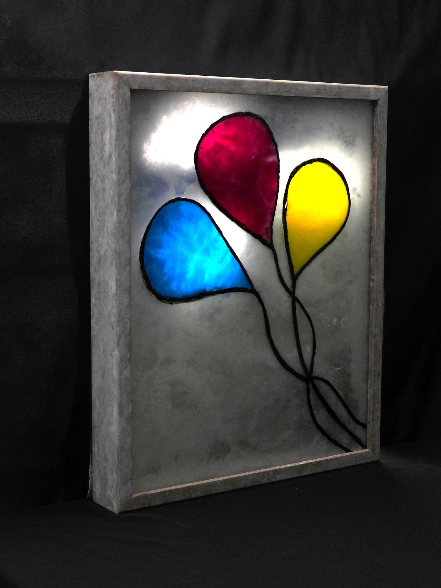 Untethered   -   A dynamic wall sculpture